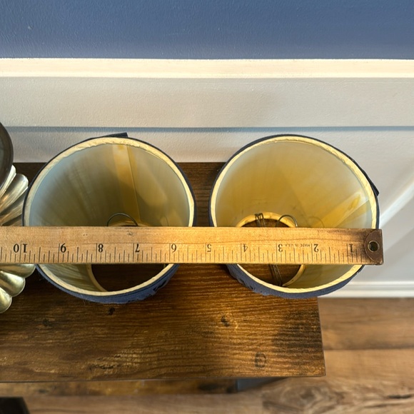 Vintage Brass Ornate Regency Double
Light Table Desk Lamp with 2 blue shades - Picture 12 of 16